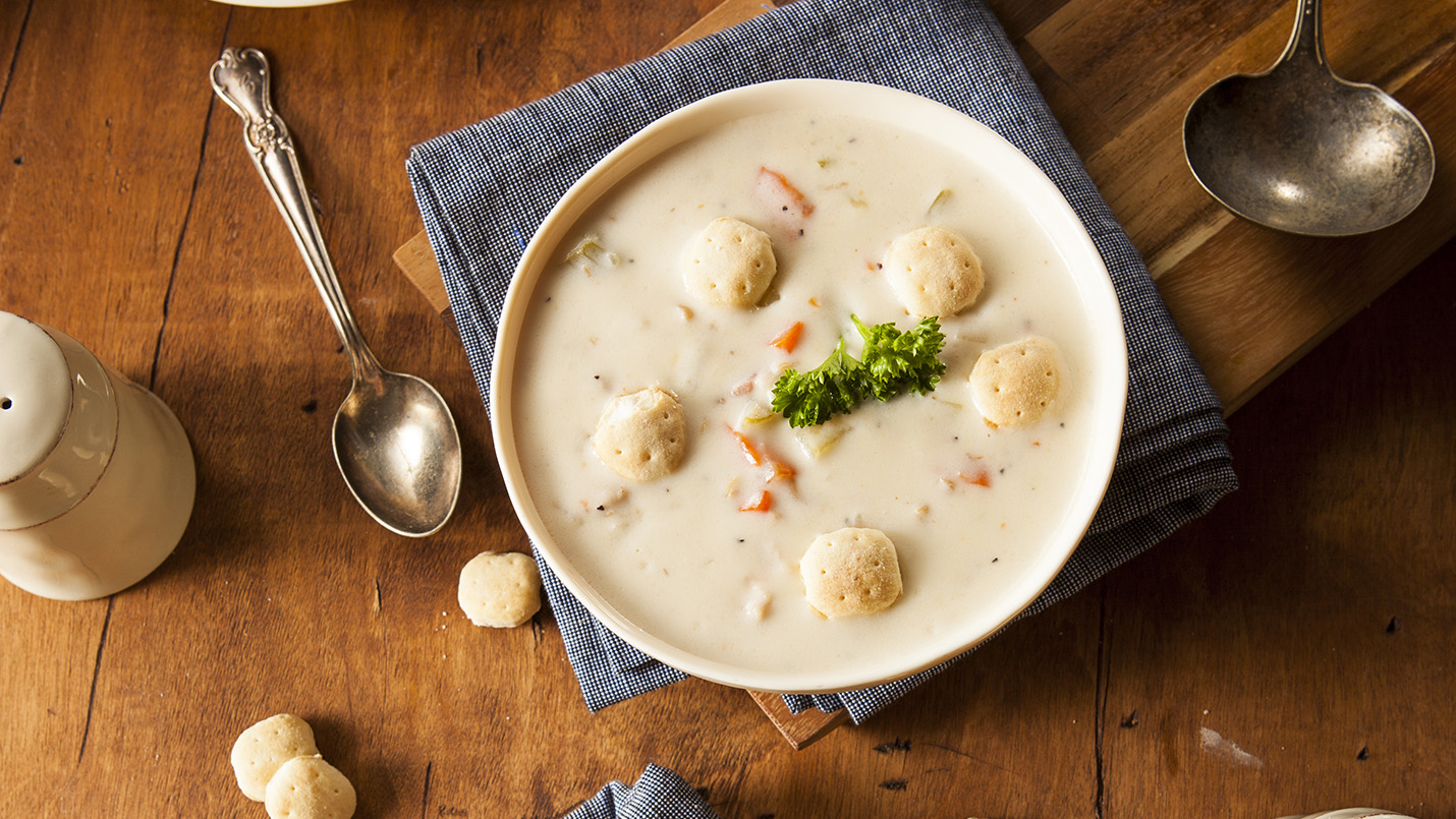 Creamy crab chowder with crackers