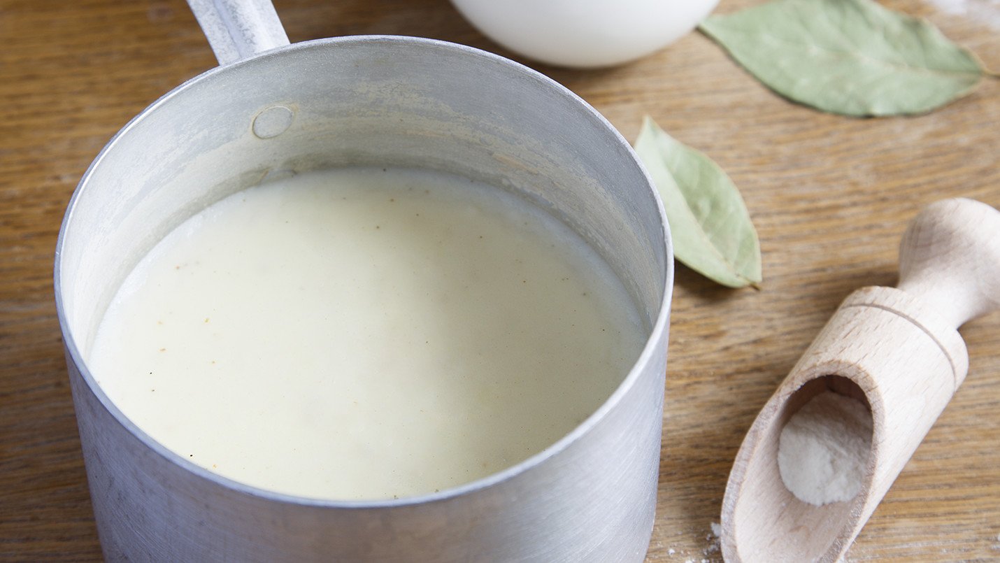 Lactose-free béchamel sauce made with LACTAID®