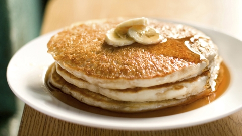 Banana pancakes in syrup