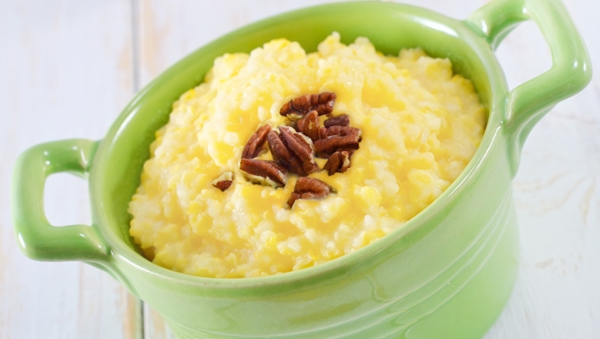 Lactose-free creamy polenta with toasted pecans 